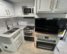 Camper 2022 ASTORIA 2203RB interior
