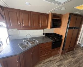 Used camper 2017 WINNEBAGO SUNSTAR 32 YE interior
